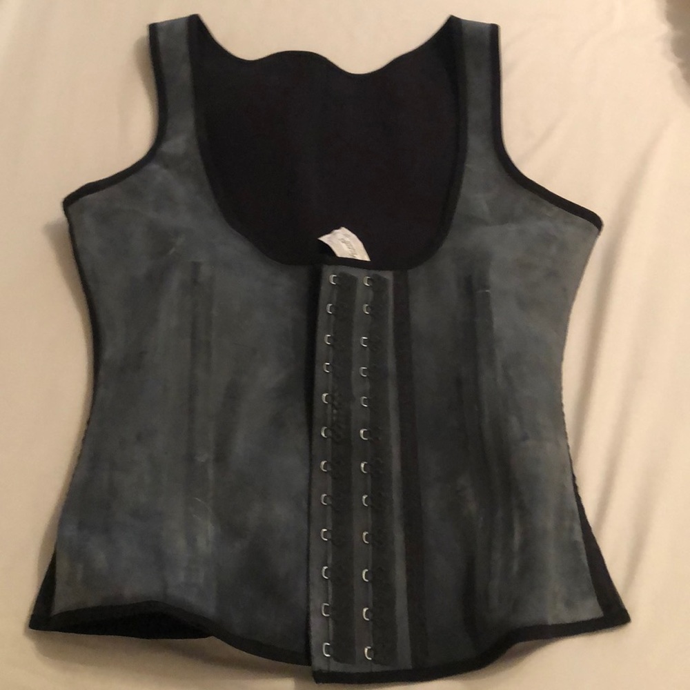 Shapewear foirella NWT waistrainer